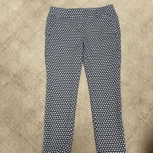 Loft Marisa skinny crop pants. Black & white print. Excellent condition size 2P